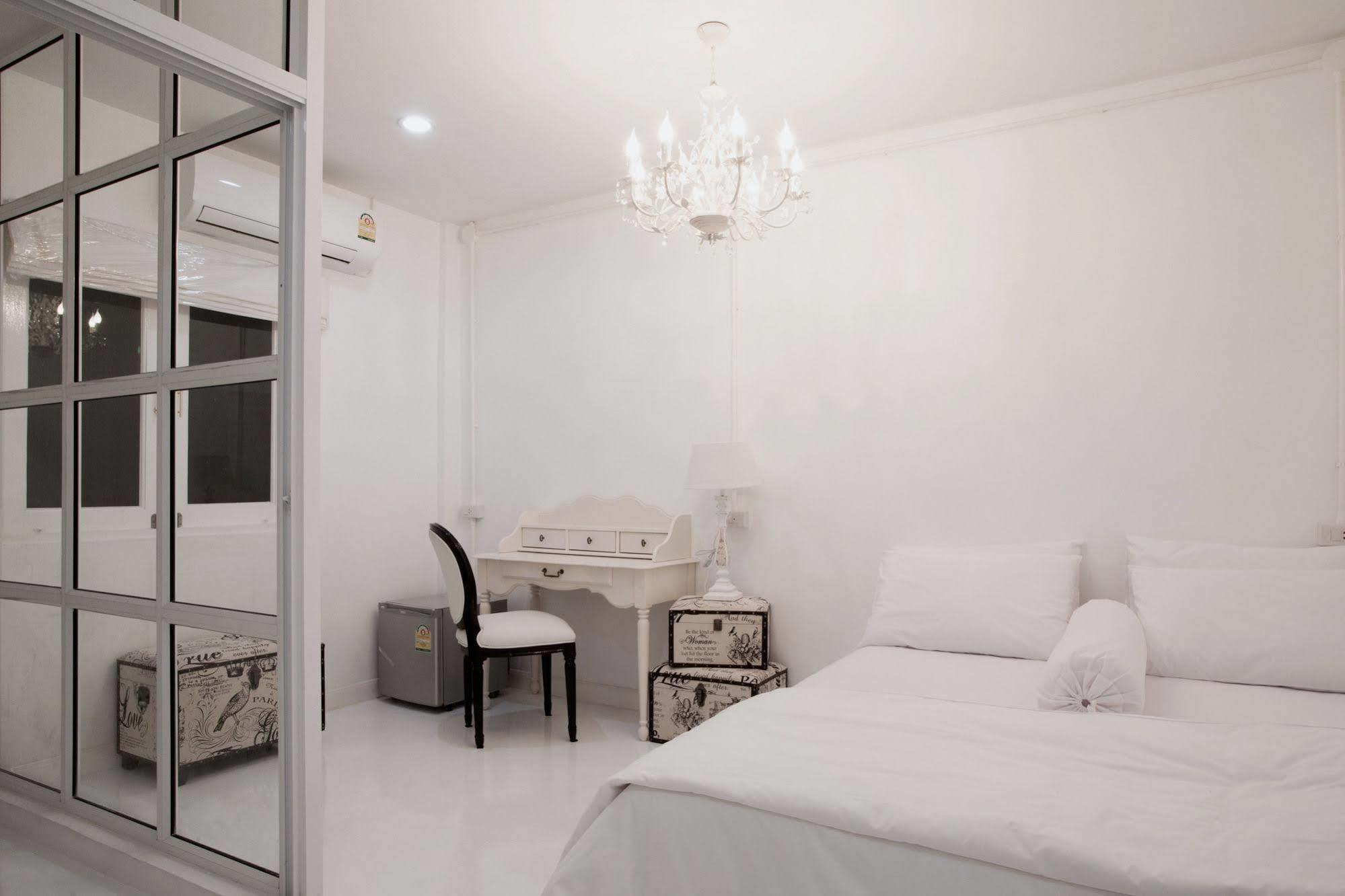 Meroom Phuket Exterior photo